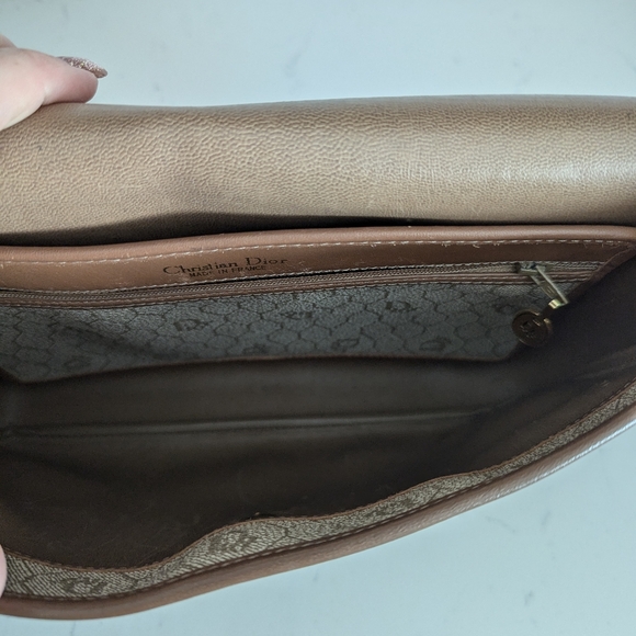 Christian Dior bag with adjustable strap - Picture 10 of 16